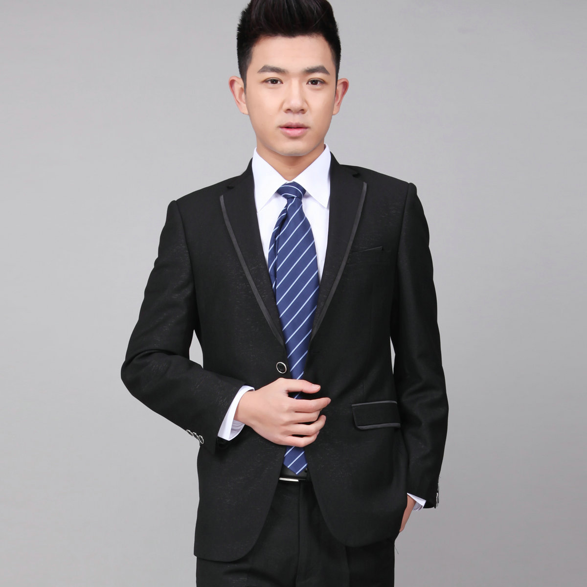 男士職業(yè)裝定制，西服定制更保暖